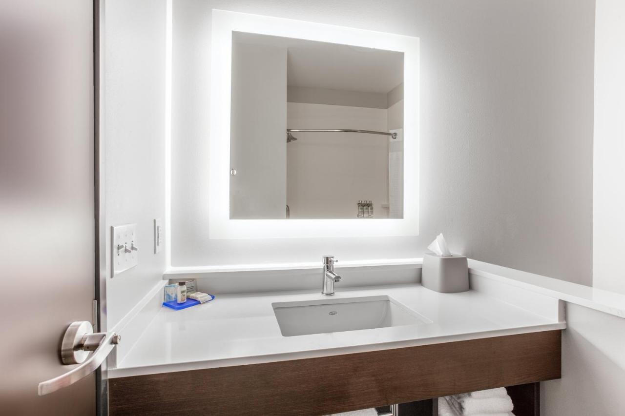 Holiday Inn Express & Suites - Ottawa By Ihg Eksteriør billede