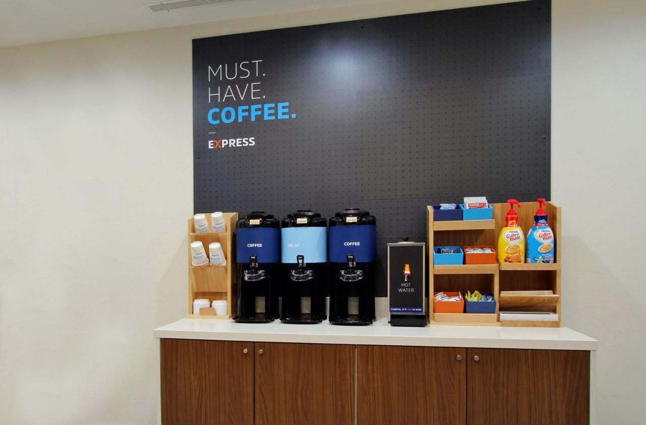 Holiday Inn Express & Suites - Ottawa By Ihg Eksteriør billede